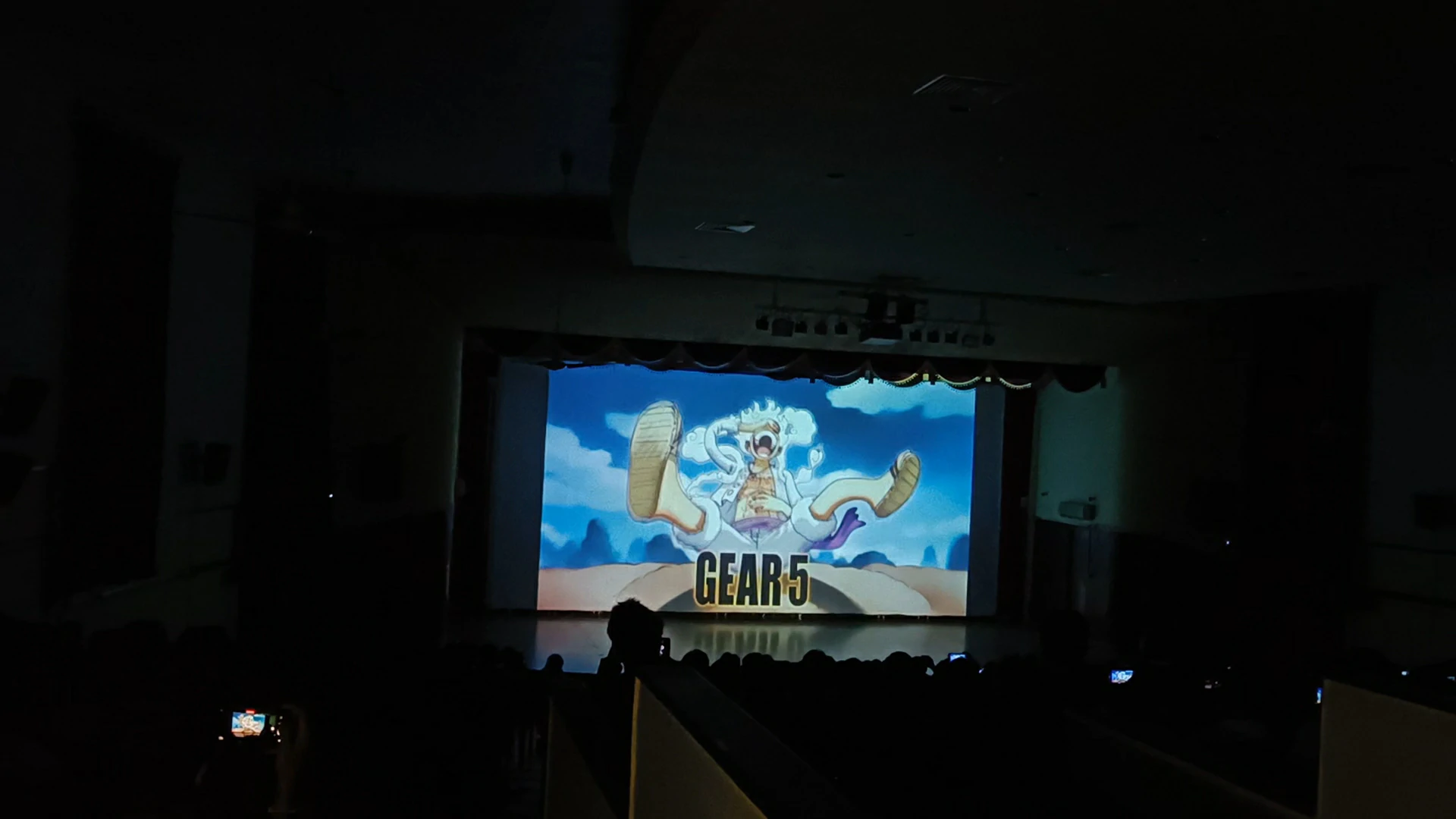 Gear 5 Appearance in the anime (image from the auditorium)